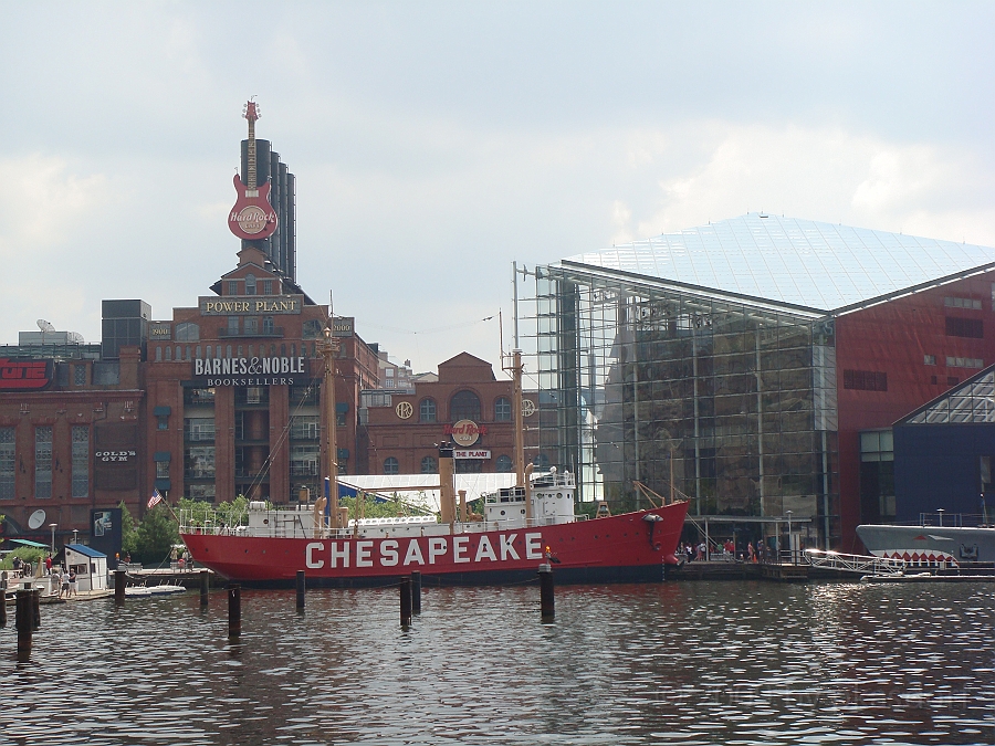 Baltimore [2009 July 02] 117.JPG - Scenes from Baltimore's Inner Harbor.